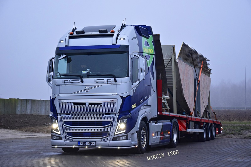 _DSC0126-crop-RW Trans-VOLOV FH IV.JPG