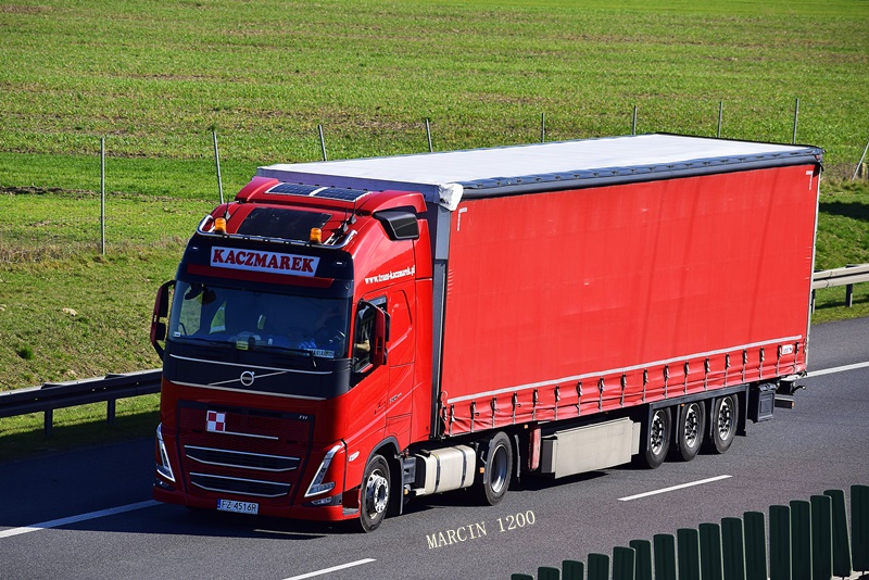 _DSC0228-crop-Kaczmarek-VOLVO FH V.JPG