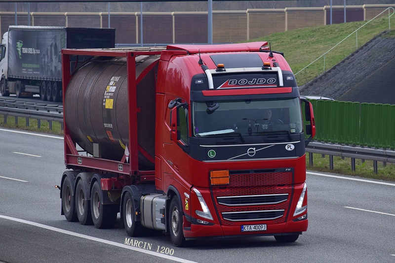 _DSC0374-crop-Bojdo Transport -VOLVO FH V.JPG