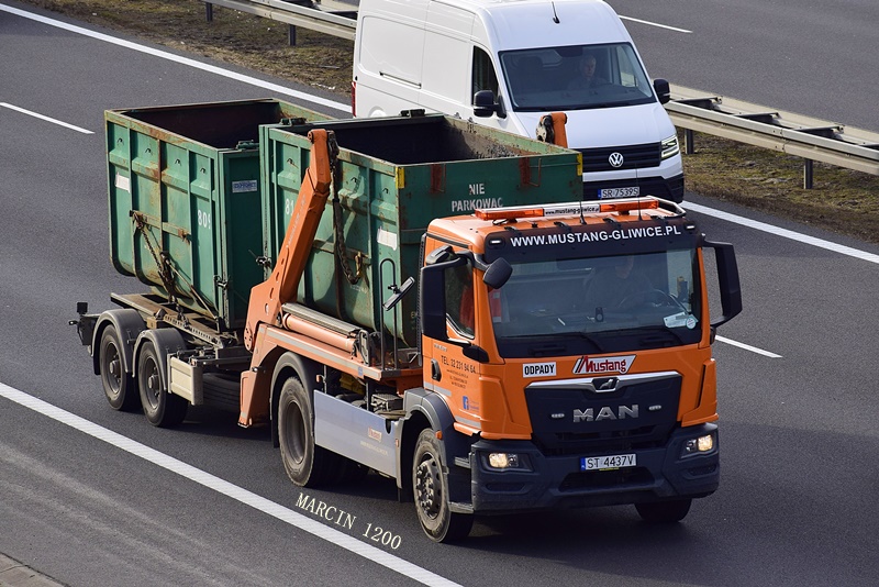 _DSC8849-crop-Mustang Gliwice-MAN TGS II.JPG