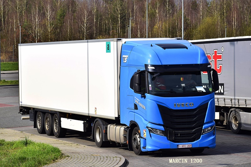 _DSC0554-crop-Iveco S-Way-Van Steen.JPG