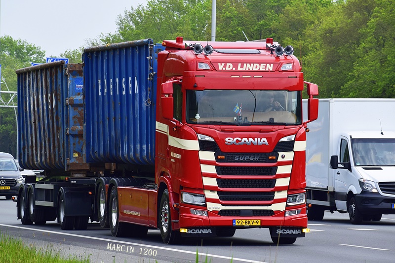 _DSC3127-crop-Van der Linden-SCANIA S450.JPG