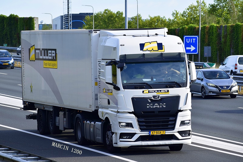 _DSC7913-crop-Müller-MAN TGX II.JPG