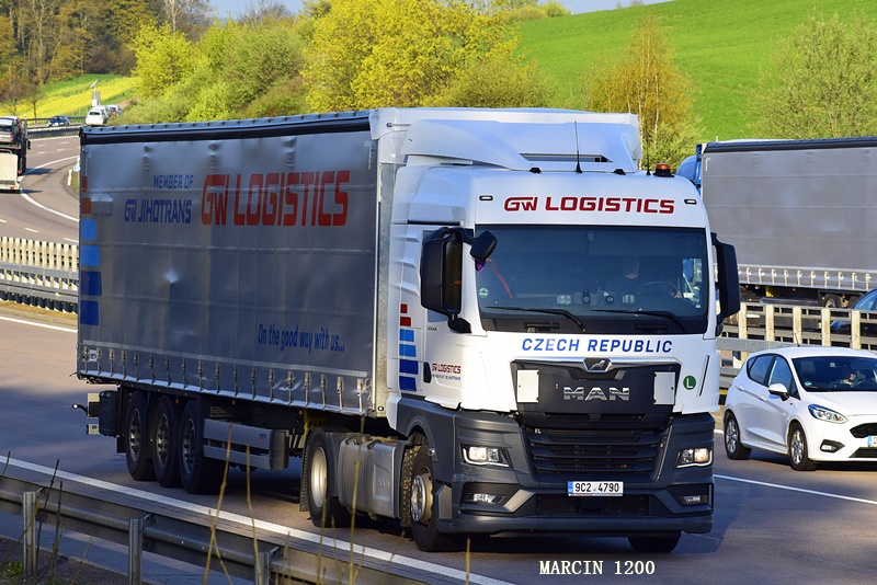 _DSC2639-crop-MAN TGX II-GW Logistics-Kögel.JPG