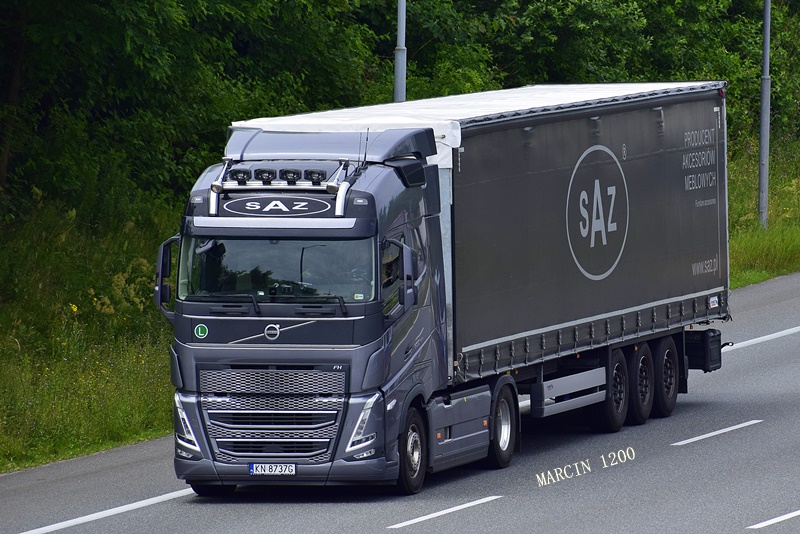 _DSC4922-crop-SAZ-VOLVO FH V.JPG