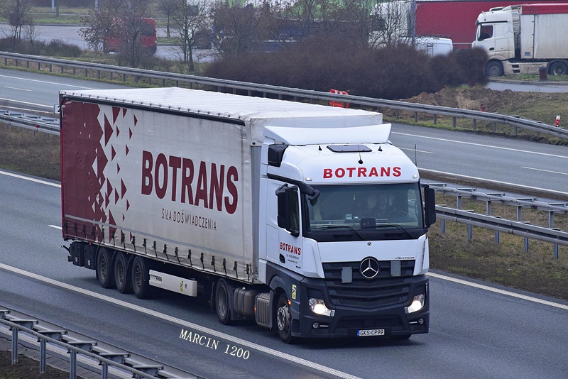 _DSC0180-crop-BOTRANS-Mercedes-Benz Actros MP4.JPG