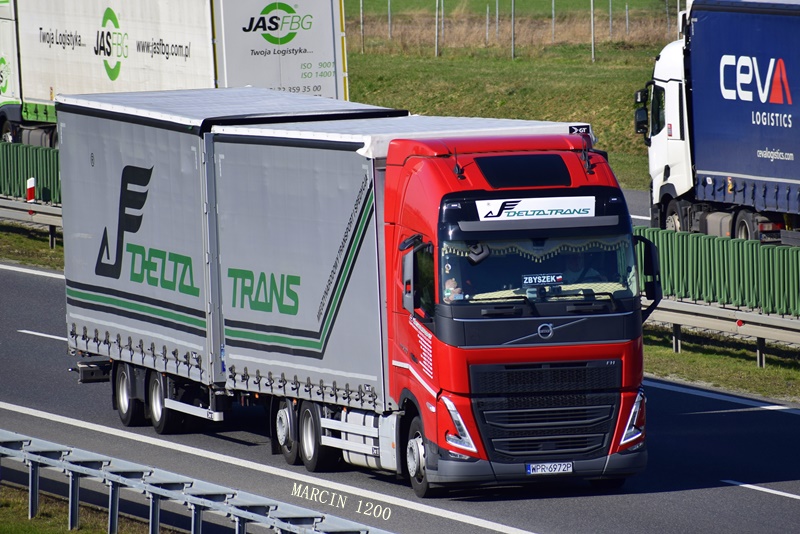 _DSC0241-crop-DELTA TRANS-VOLVO FH V-GNIOTPOL.JPG