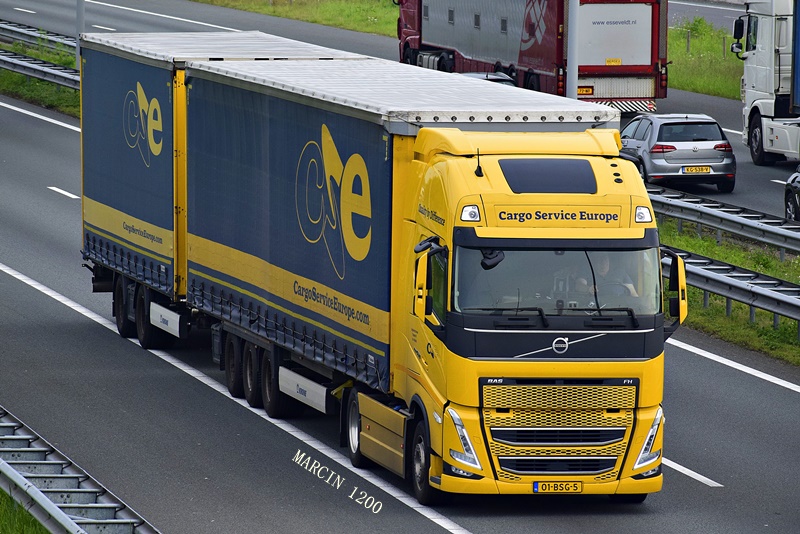 _DSC3381-crop-Cargo Service Europe-VOLVO FH V-25,25m-KRONE.JPG