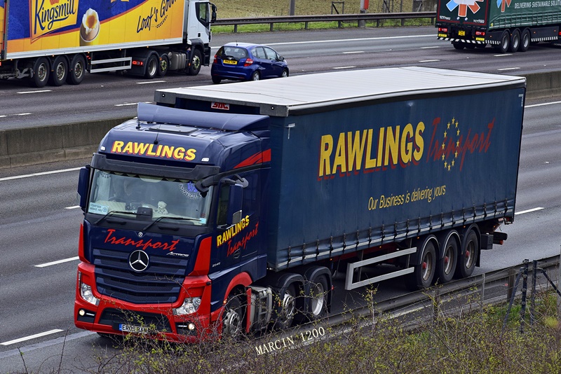 _DSC0446-crop-Rawlings Transport-SDC Trailers-Mercedes-Benz Actros MP4.JPG
