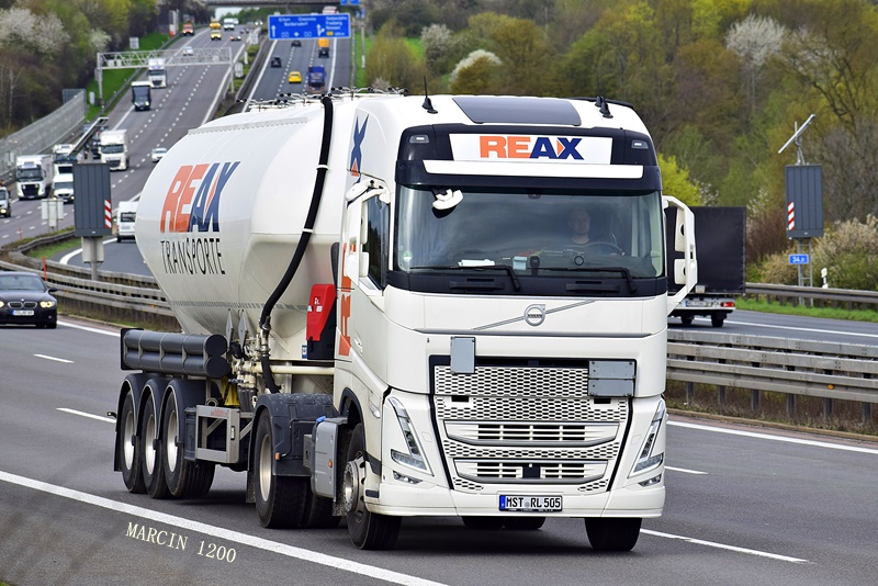 _DSC1289-crop-REAX-VOLVO FH V.JPG