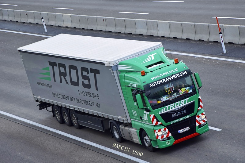 _DSC2724-crop-Trost-MAN TGX EUR6-Schwarzmüller.JPG