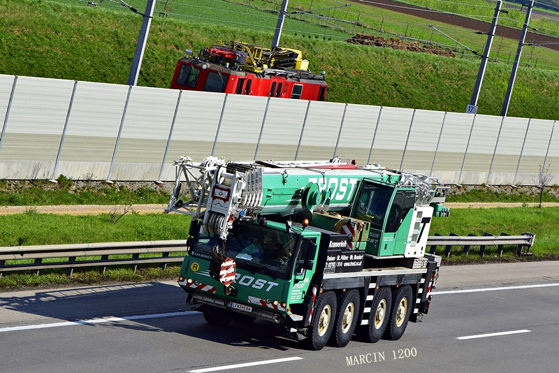 _DSC2882-crop-TROST-Liebherr.JPG