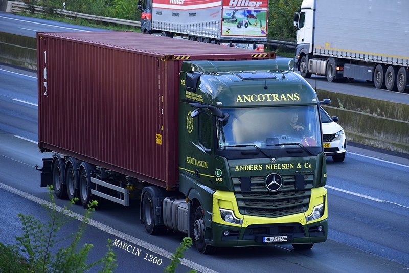_DSC7665-crop-Ancotrans-Anders Nielsen-Mercedes-Benz ActrosL MP5.JPG