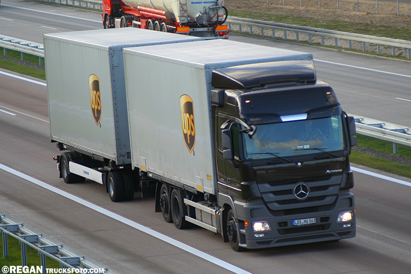 Mercedes-Benz Actros MP3 - UPS.jpg