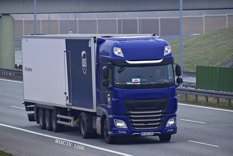 _DSC0094-crop-UPS-DAF XF 106 II.JPG