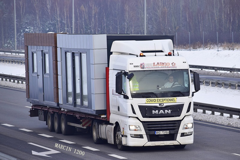 _DSC8392-crop-Largo-MAN TGX EUR6 II.JPG