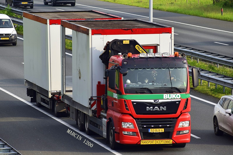 _DSC3429-crop-Buko-MAN TGX EUR6 II.JPG