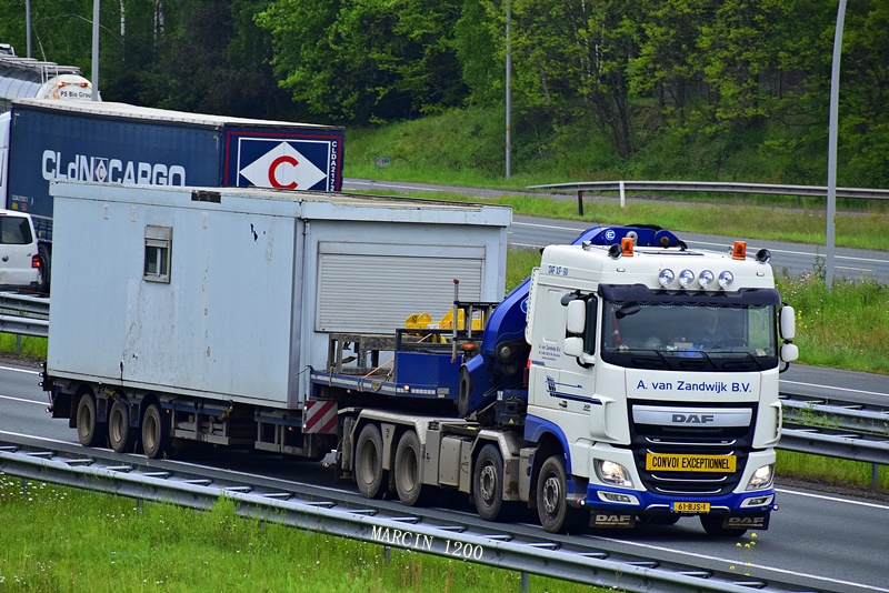 _DSC4087-crop- A van Zandwijk-DAF XF 106.JPG