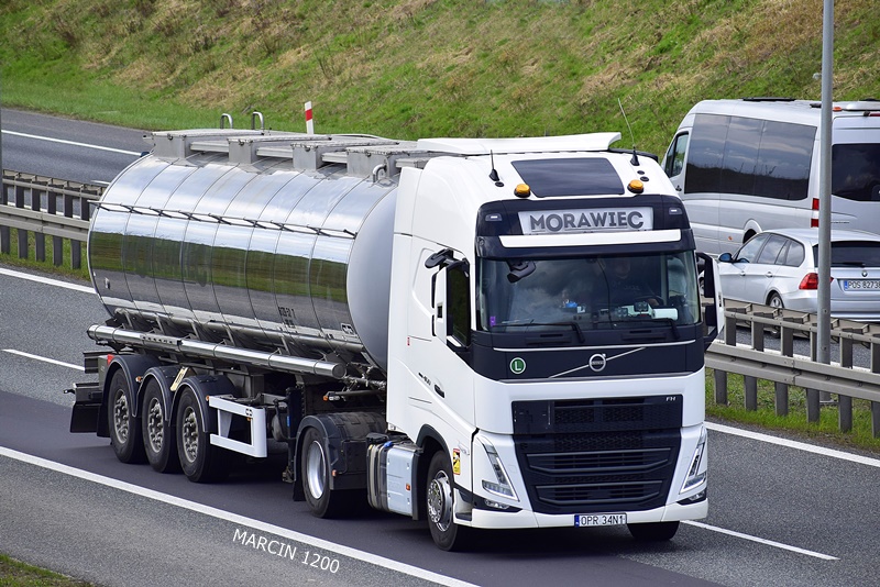 _DSC0718-crop-Morawiec-VOLVO FH V.JPG