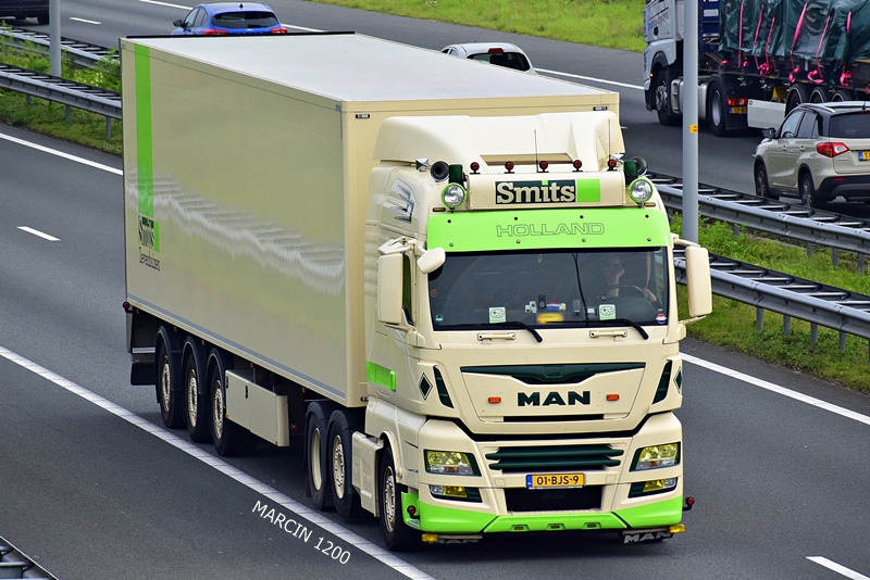 _DSC3330-crop-SMITS-MAN TGX EUR6 II.JPG
