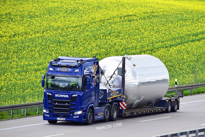 _DSC1822-crop-Matthias Richter-SCANIA S V8-DOLL.JPG