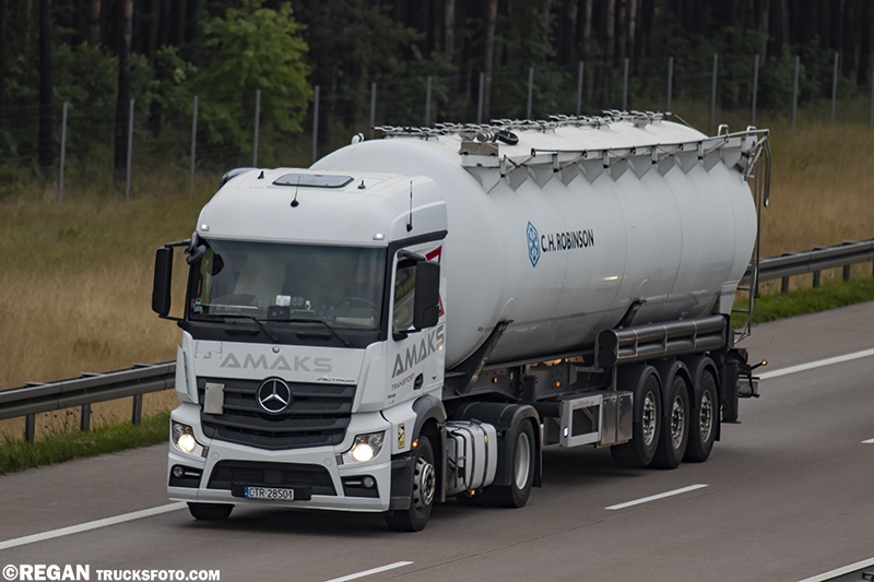 Mercedes-Benz Actros MP4 - Amaks.jpg
