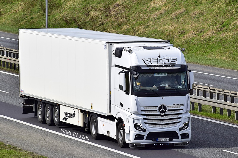 _DSC0658-crop-VEDOS-Mercedes-Benz ActrosL MP5.JPG