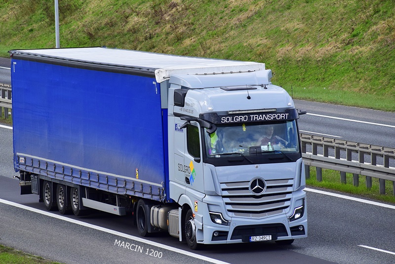 _DSC0695-crop-Solgro Transport-Mercedes-Benz ActrosL MP5.JPG