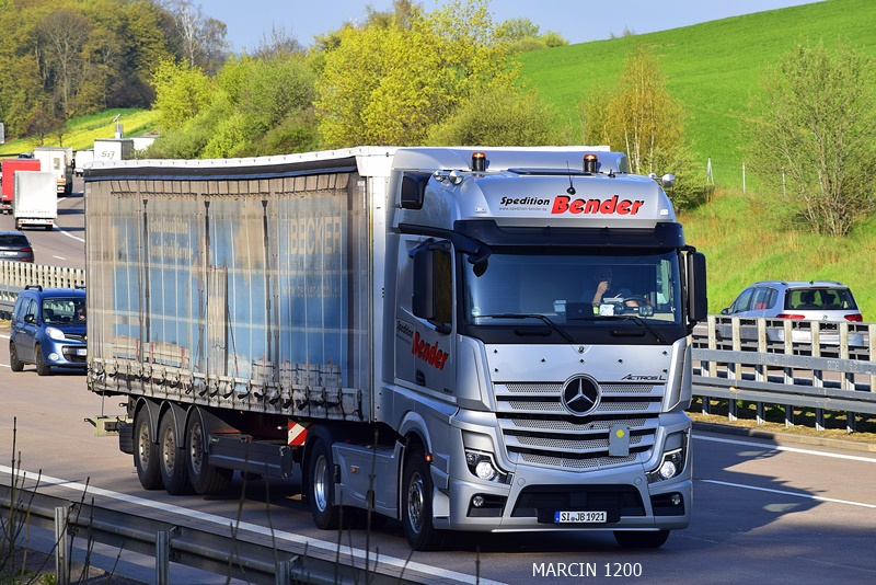 _DSC2709-crop-Spedition Bender-Mercedes-Benz ActrosL MP5.JPG