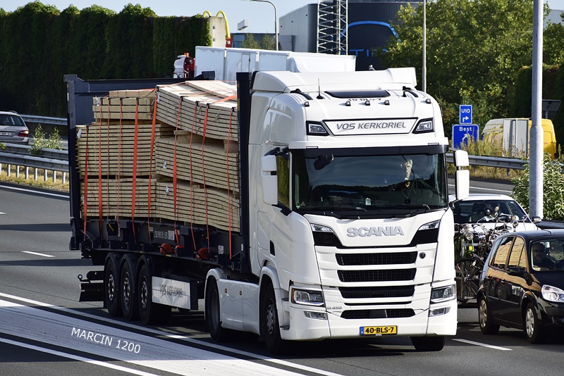 _DSC7953-crop-vos kerkdriel-SCANIA R410.JPG