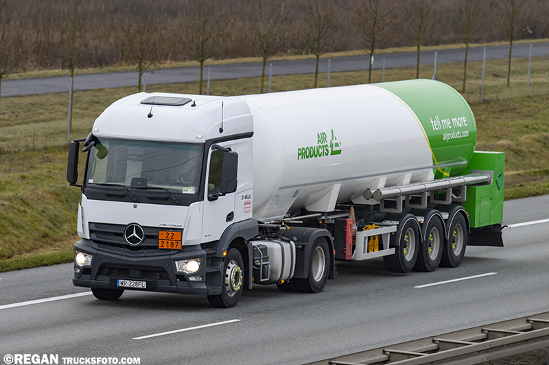 Mercedes-Benz Actros - Air Products.jpg