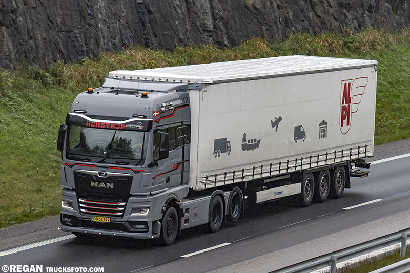 MAN TGX 28.510 6X2-2 Individual Lion-S - Karl Ove Thomsen.jpg