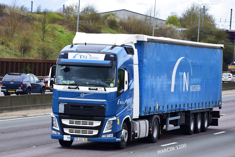 _DSC0678-crop-Transportes Nogueira-VOLVO FH IV.JPG