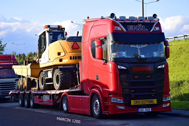 _DSC2895-crop-ENŽL-SCANIA S NG.JPG