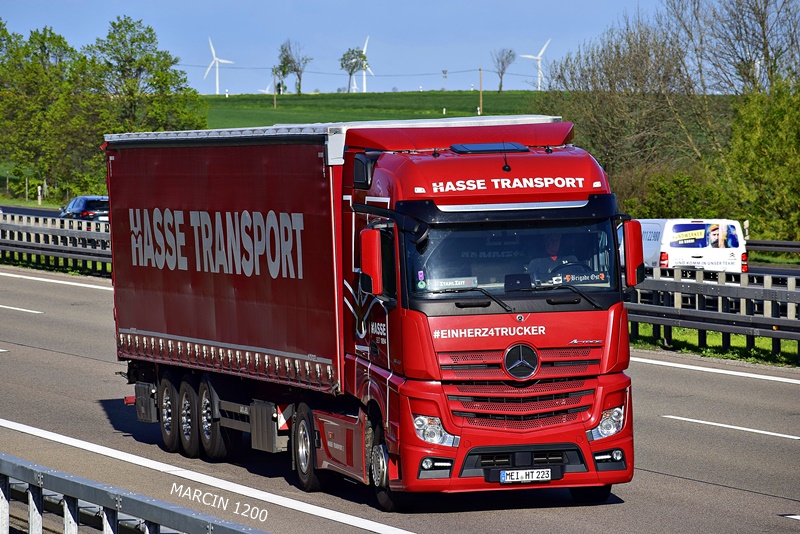 _DSC2428 HASSE TRANSPORT-crop-Mercedes-Benz Actros MP4.JPG