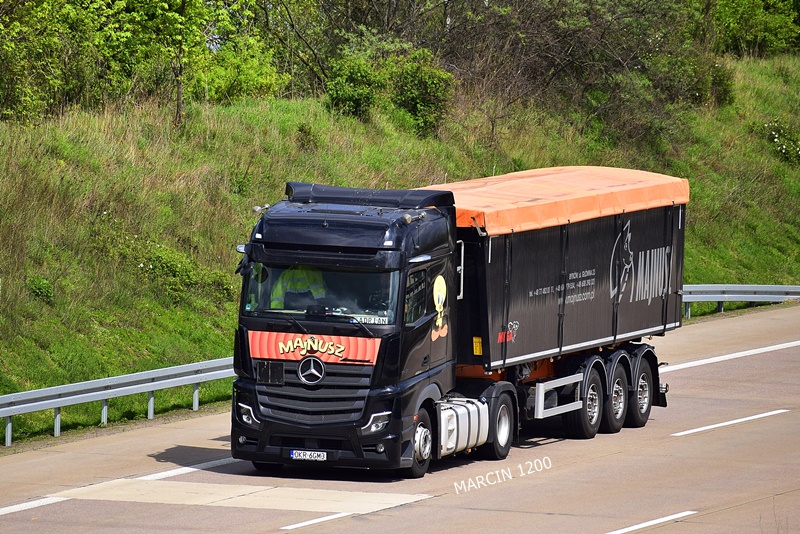 _DSC1970 MAJNUSZ-crop-Merceces-Benz ActrosL MP5.JPG