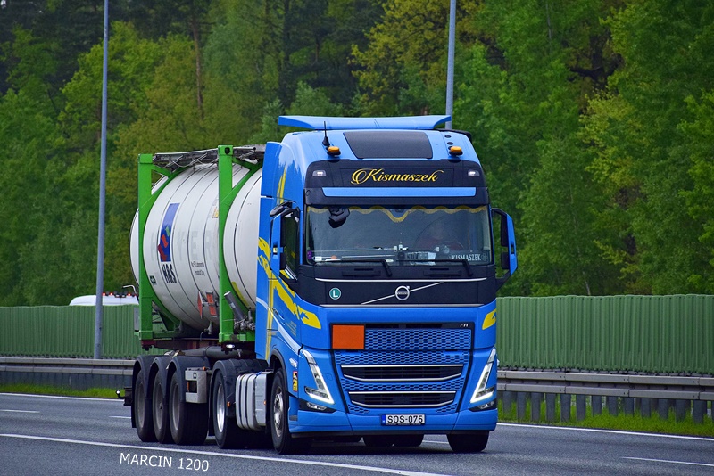 _DSC2823-crop-Zozó Trans-KISMASZEK-VOLVO FH V.JPG