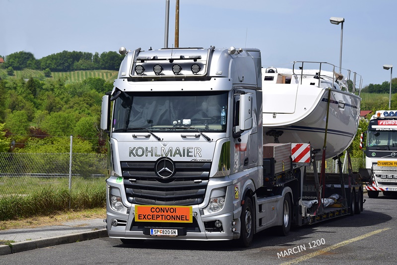 _DSC2921 KOHLMAIER-crop-Mercedes-Benz Actros MP4 BigSpace.JPG