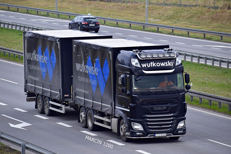 _DSC0521-crop-WUTKOWSKI-DAF XF 106 II.JPG