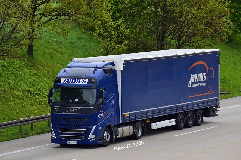 _DSC1258 JARMUS-crop-VOLVO FH V.JPG