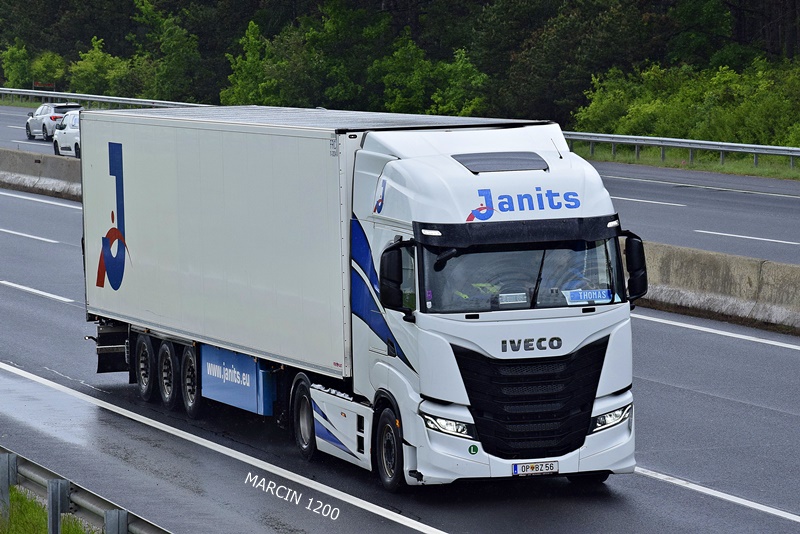 _DSC2937 JANITS-crop-IVECO S-WAY.JPG