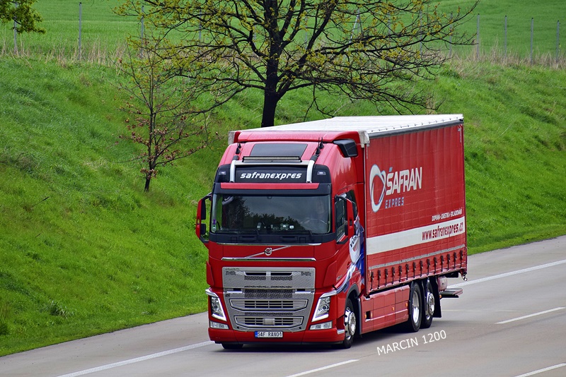 _DSC1225 SAFRAN-crop-VOLVO FH IV.JPG