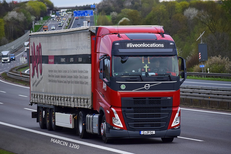 _DSC1113 JAPO-crop-VOLVO FH V.JPG