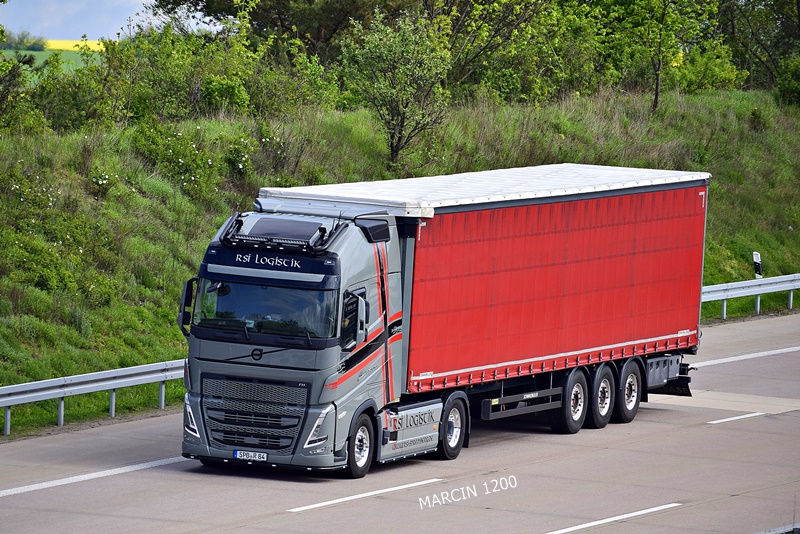 _DSC1476 RSI LOGISTIK-crop-VOLVO FH V.JPG