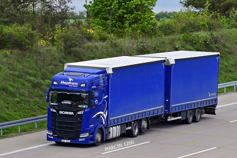_DSC2074 MEGATRANS-crop-SCANIA S450.JPG