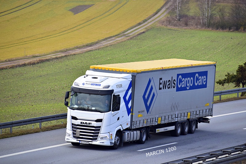 _DSC9495-crop-Ewals Cargo Care-DAF XG.JPG