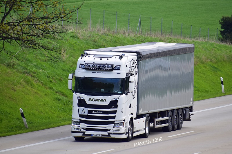 _DSC1389 HENTSCHEL-crop-SCANIA S500.JPG