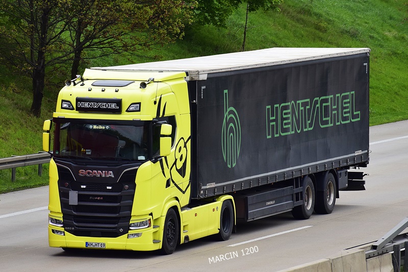 _DSC1242 HENTSCHEL-crop-SCANIA S590 V8.JPG