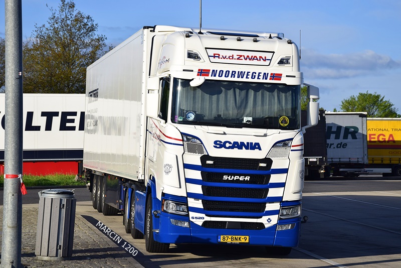 _DSC2385 R.V.D. ZWAN-crop-SCANIA S520 V8.JPG