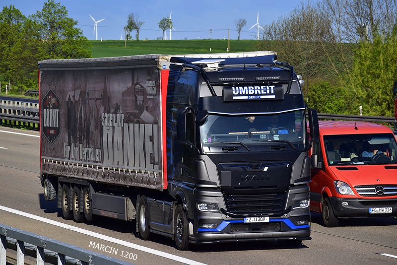 _DSC2438 UMBREIT-crop-MAN TGX II.JPG